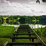 Letniskowe Nad Jeziorem Lesnianskim 펜션 Bozkowice