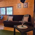 Letniskowe Nad Jeziorem Lesnianskim *