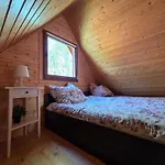 Letniskowe Nad Jeziorem Lesnianskim Holiday home Bozkowice