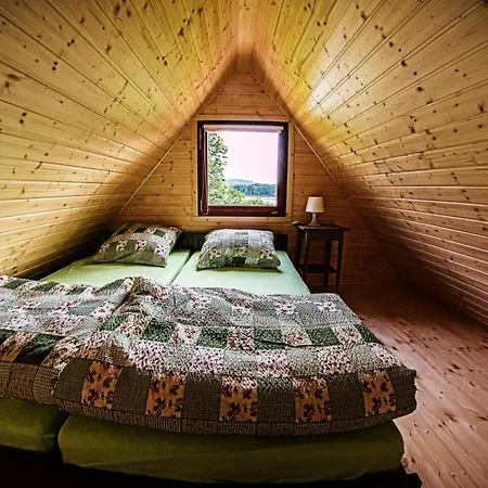 Letniskowe Nad Jeziorem Lesnianskim *