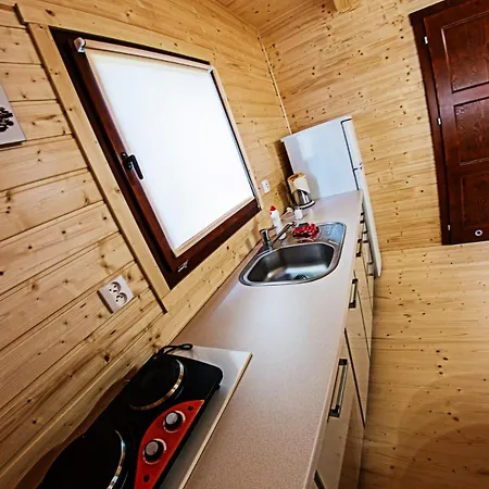 Dom wakacyjny Letniskowe Nad Jeziorem Lesnianskim Bozkowice