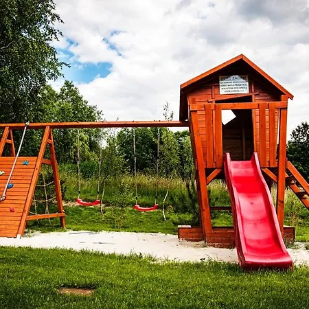 Letniskowe Nad Jeziorem Lesnianskim Prázdninový dům *