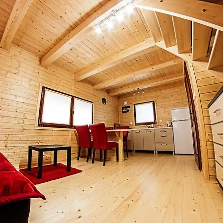 Letniskowe Nad Jeziorem Lesnianskim Hébergement de vacances Bozkowice