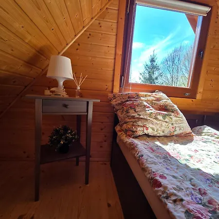 Letniskowe Nad Jeziorem Lesnianskim Prázdninový dům *