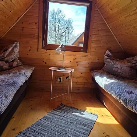 Letniskowe Nad Jeziorem Lesnianskim